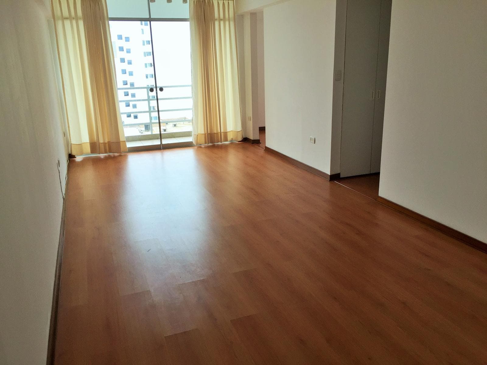 Alquiler Departamento en zona residencial con vista a la calle-Miraflores - 1