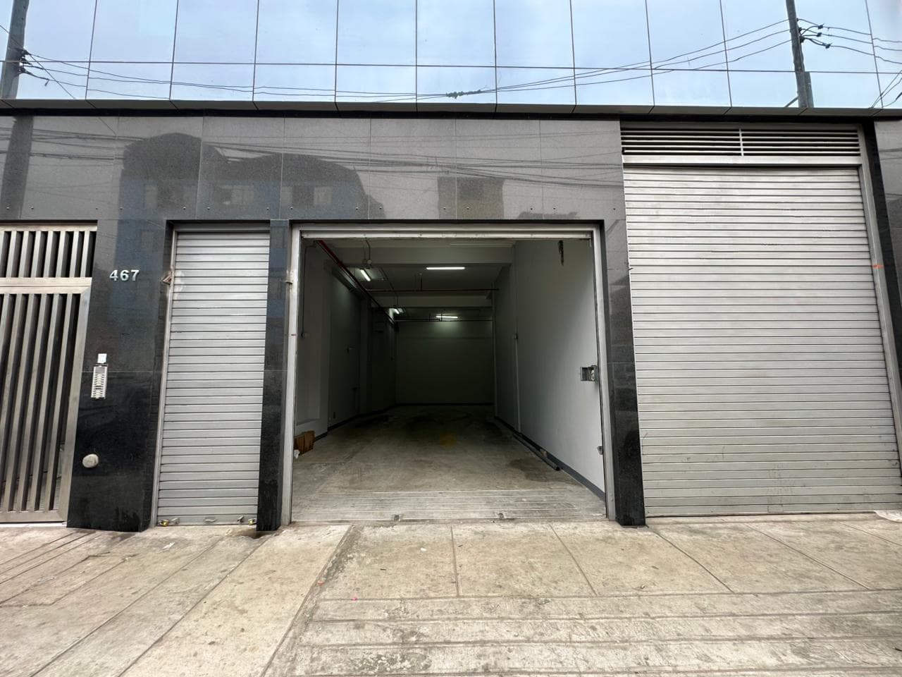 LOCAL COMERCIAL EN ALQUILER 103 M2. EXCELENTE UBICACION EN CERCADO DE LIMA - 1