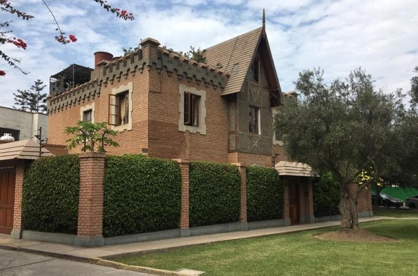 Vendo Linda Casa en Avenida Los Incas N 2XX, Urb. El Olivar, San Isidro. - 1