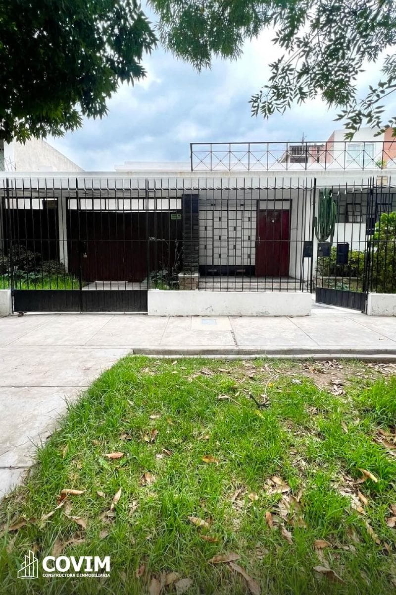 Casa como Terreno en Venta en Cercado - 1