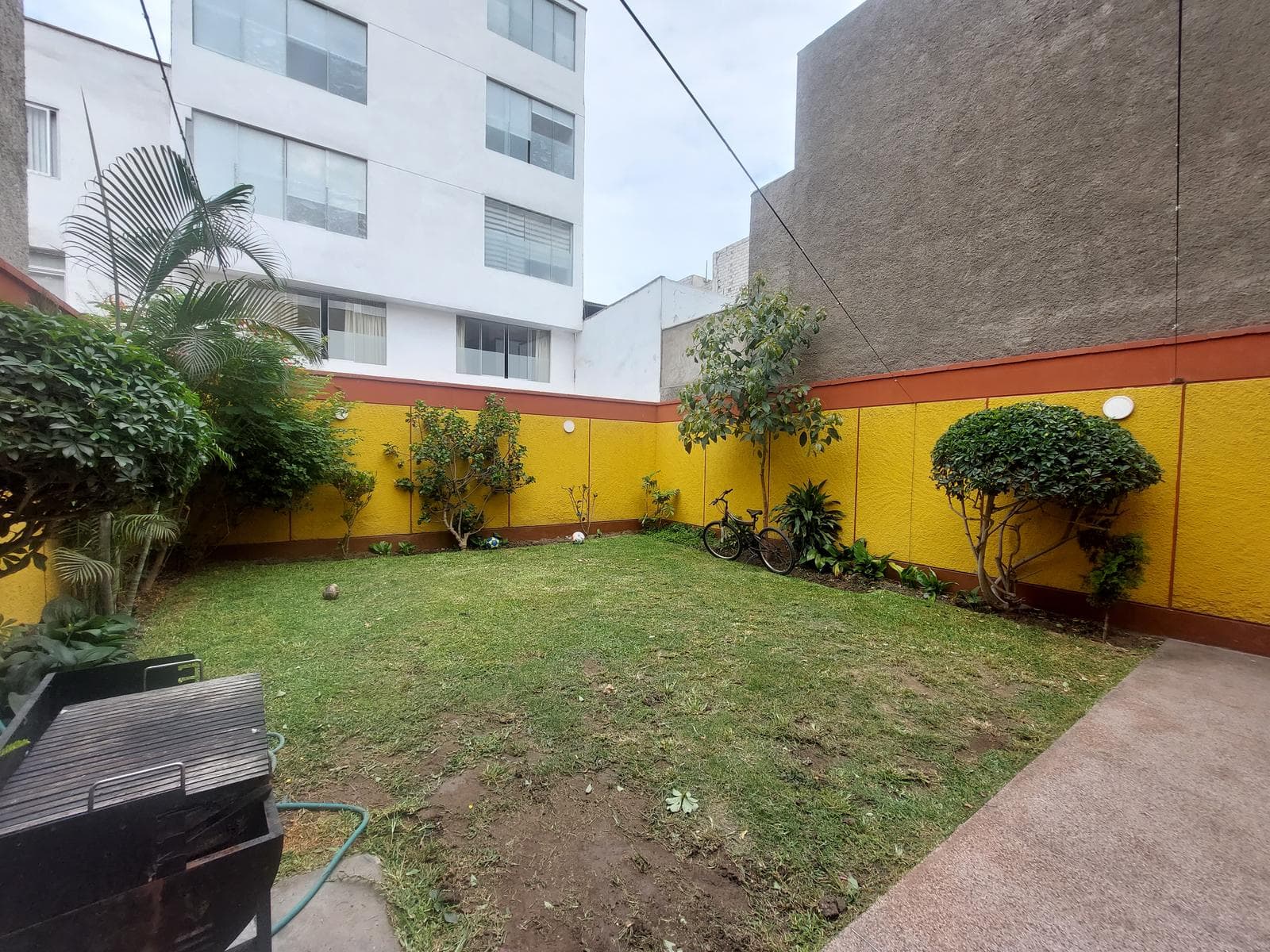 Casa en calle cerrada a pasos de Hospital del Niño - 1