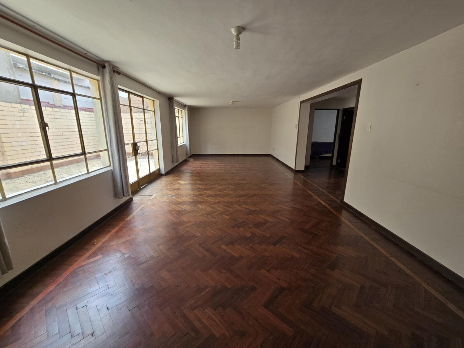 CASA EN VENTA CON ALTO POTENCIAL COMERCIAL Y FAMILIAR EN BELLAVISTA – CALLAO - 1