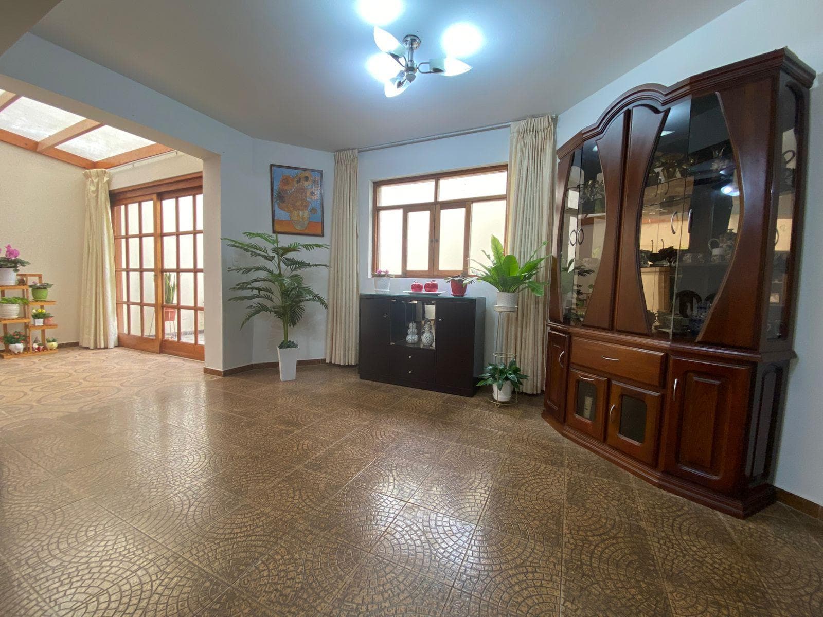 Vendo Casa Familiar con Bello Jardín y Terraza en Chorrillos - 1