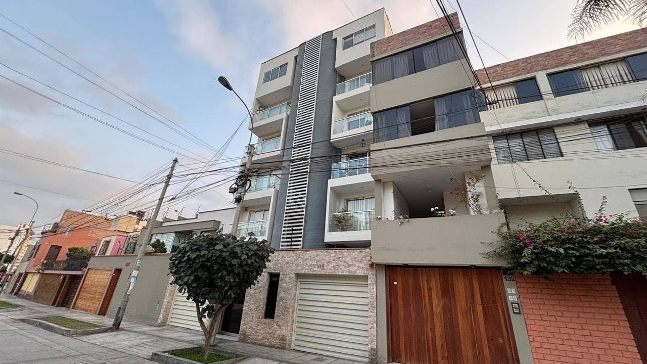 Departamento Duplex en venta en Surquillo - 1