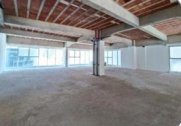 Oficina en casco gris con kitchenette en exclusiva Torre de San Isidro - 1