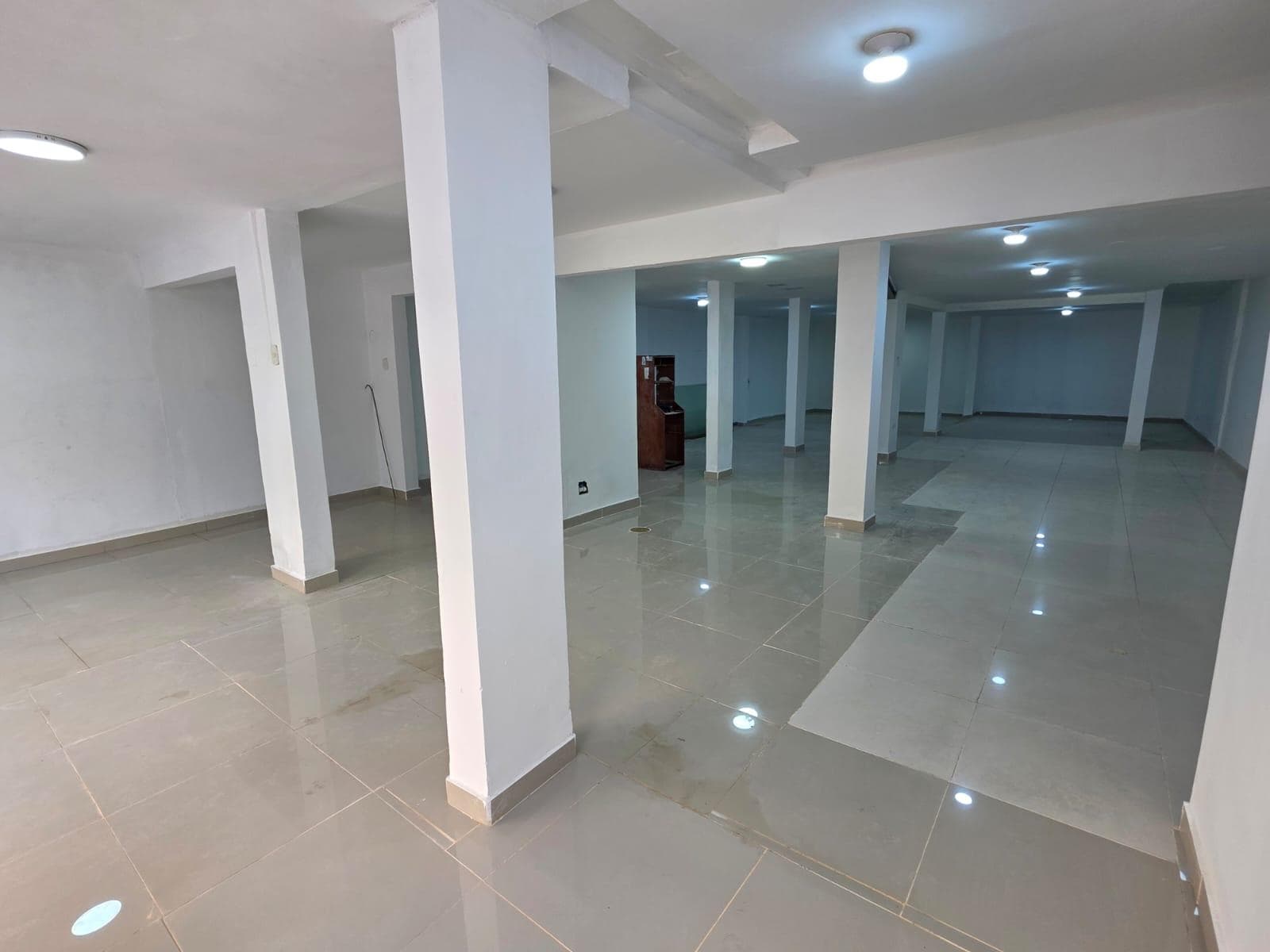 Alquilo local comercial - 1