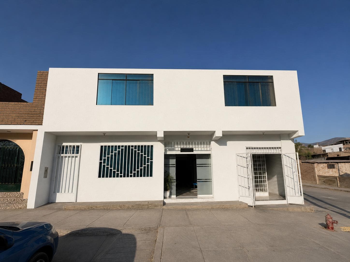 Venta De Local Comercial Multifuncional En Esquina - Manchay - 1