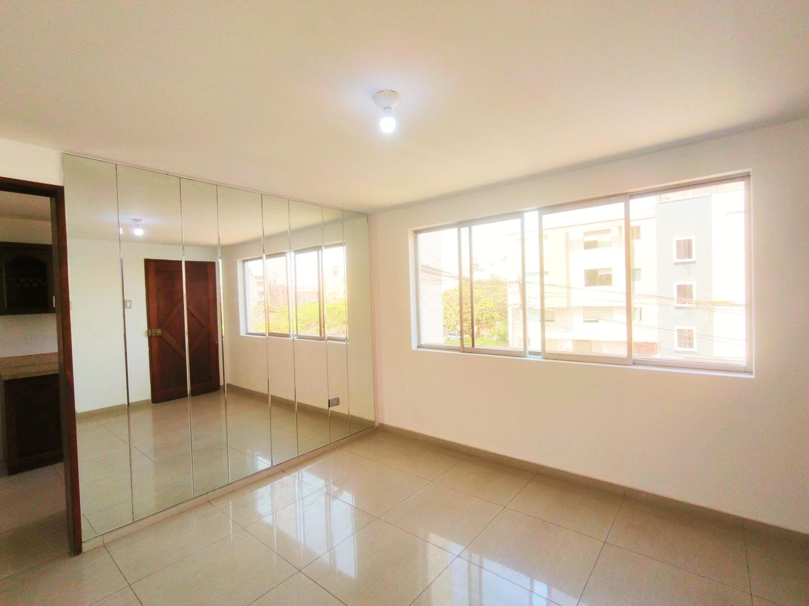 Venta Departamento en Surco frente a parque - 1