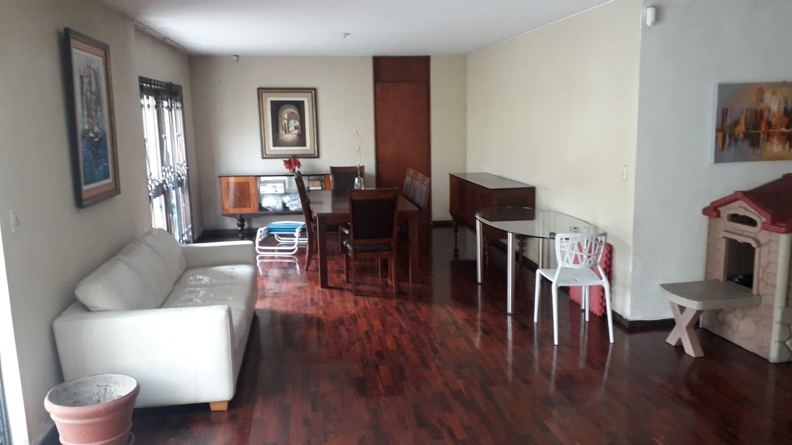 Vendo Linda Casa en Avenida Monterrico Chico 6, Chacarilla, Surco (Cruce con Av. Reynaldo Vivanco) - 1