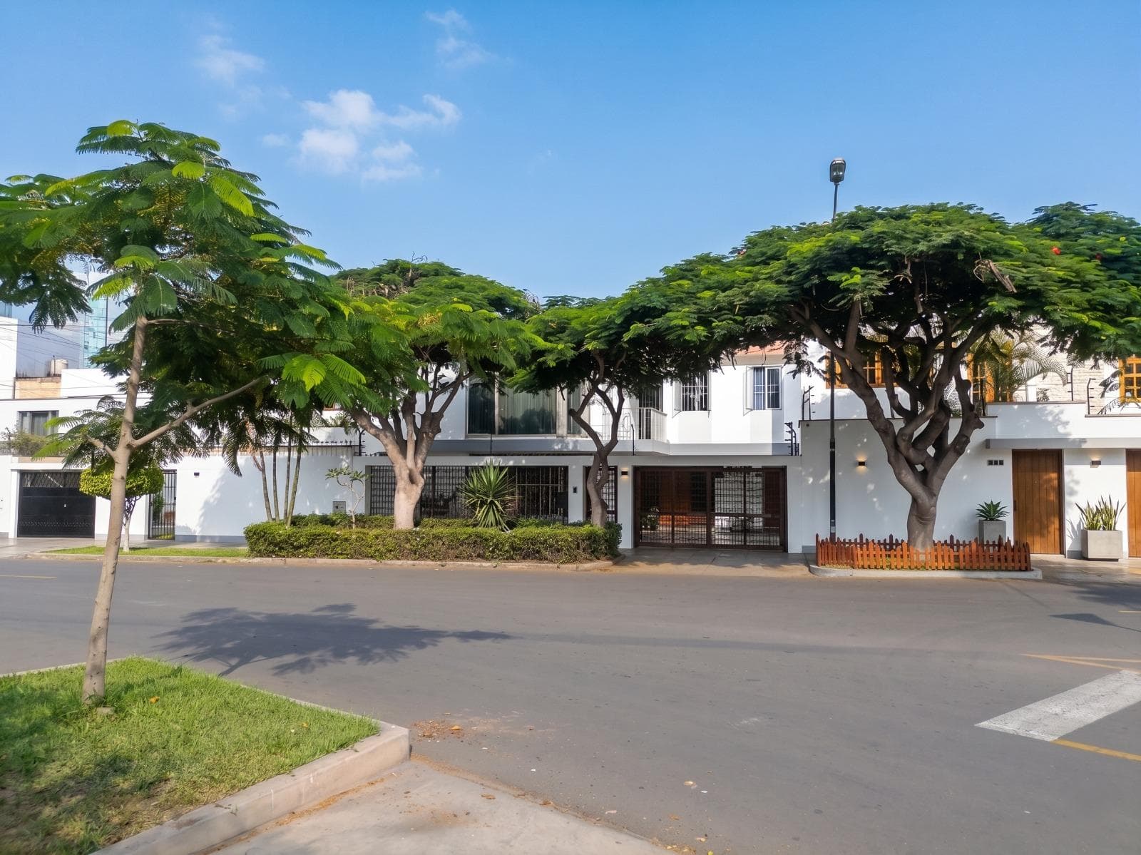 SE VENDE CASA EN SAN ISIDRO 2 PISOS - 1