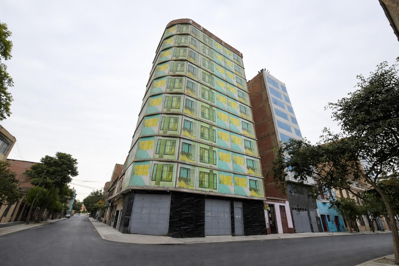 Se Vende Edificio Multifuncional De 10 Pisos En Lima - 1