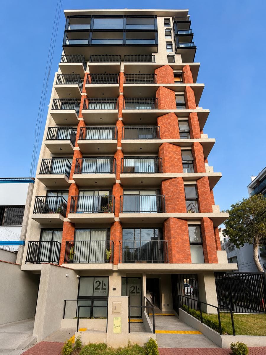 Departamento de estreno en alquiler en Jesús María | 1 dormitorio con balcón y cocina equipada - 1