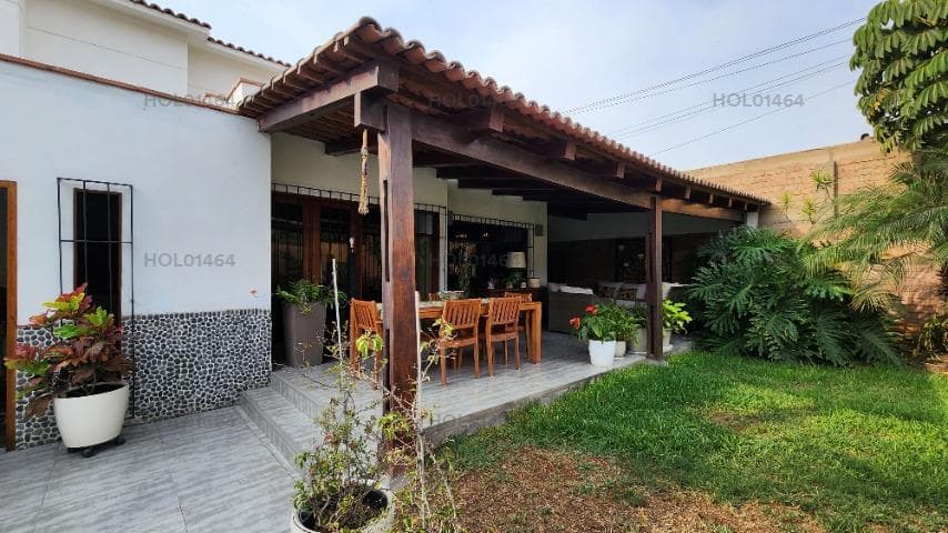 Vendo Linda Casa en Jirón Los Osos N XXX, Urb. Rinconada del Lago Etapa I, La Molina - 1