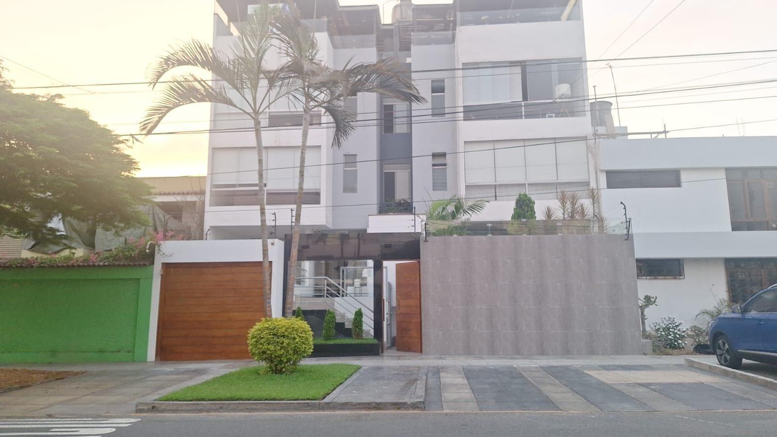 Venta de Departamento Duplex en San Borja cerca a Javier Prado - 1