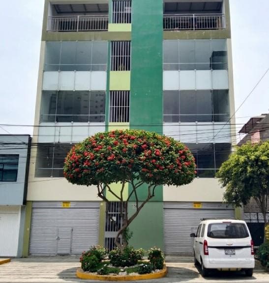 Alquiler de Oficinas y Locales de Estreno 51m2 | 3er y 4to Piso Independientes | Jesus Maria - 1
