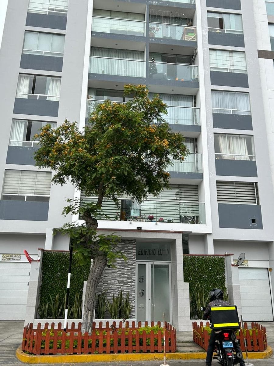 Departamento de 74m2 en jiron Junin cuadra 5 en Magdalena - 1