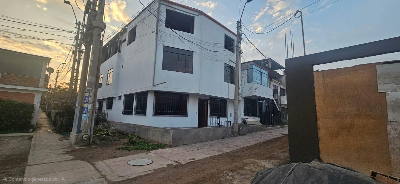 VENDO CASA DE 3 PISOS EN PACHACAMAC - 1