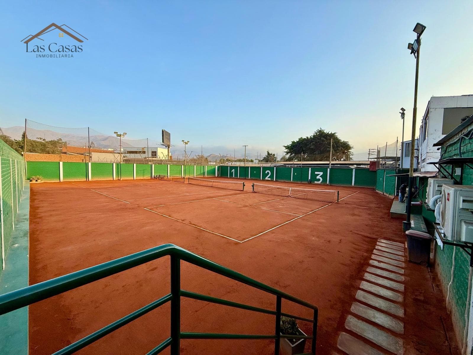 GRAN OPORTUNIDAD COMERCIAL EN LA MOLINA - 1