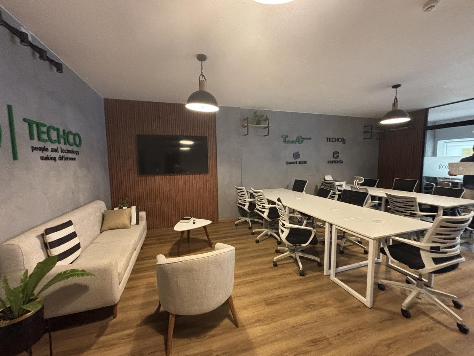 Oficina premium implementada en el corazón de Chacarilla - 1