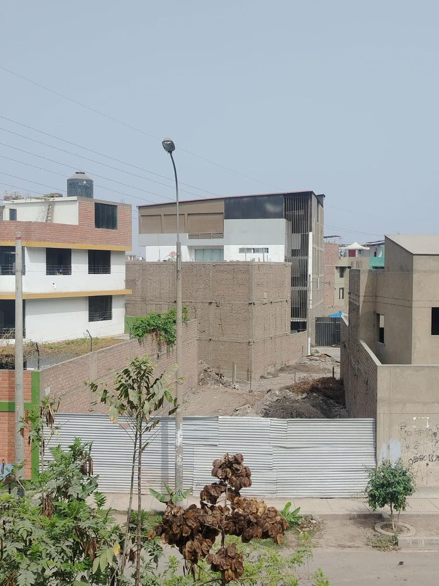 Venta de Terreno en Lurigancho - 1