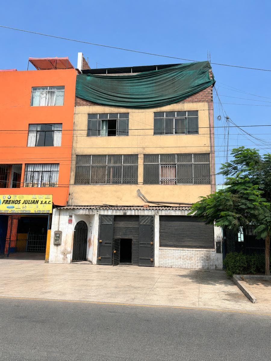 VENDO EDIFICIO COMERCIAL en Av. Arica 2549 - 1