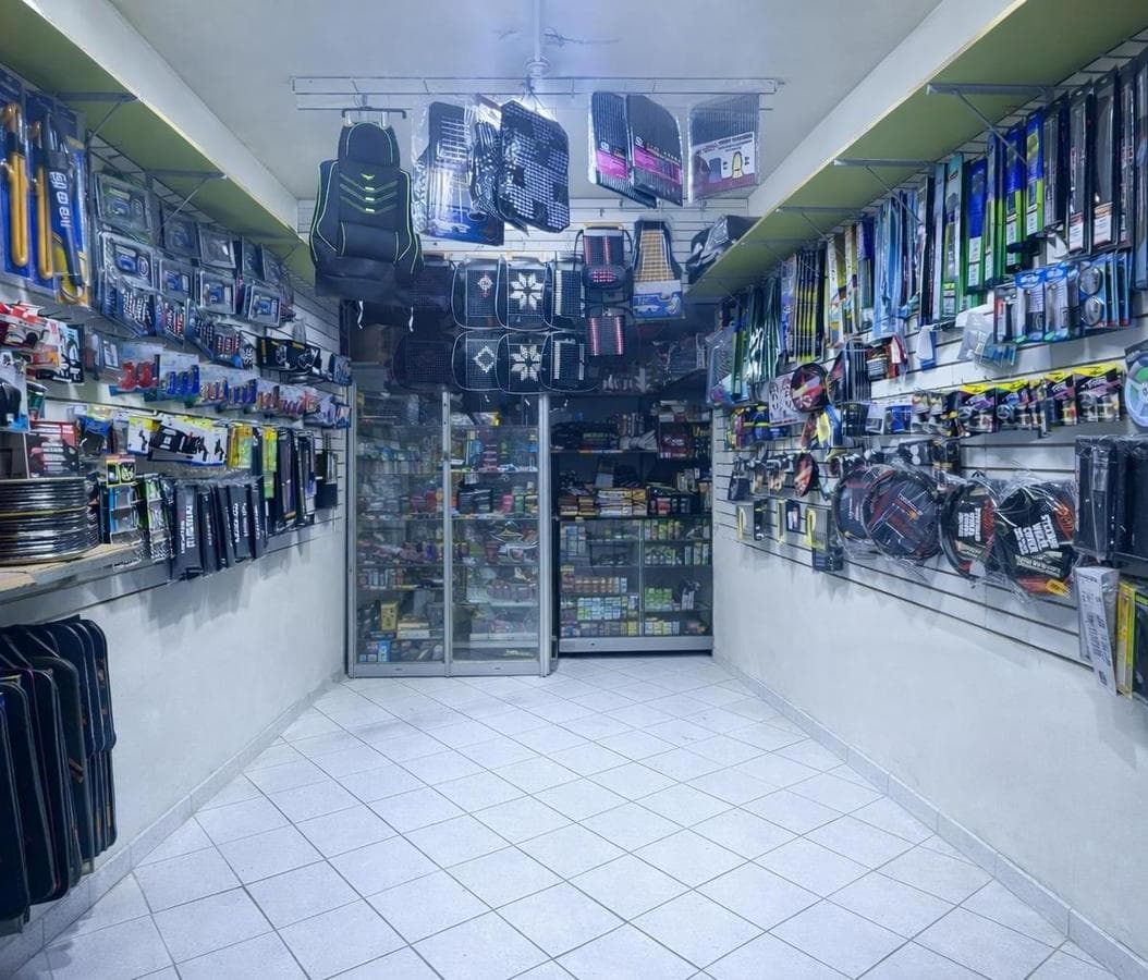 Local comercial en venta en galería con alto tránsito ideal para negocio o inversión - 1