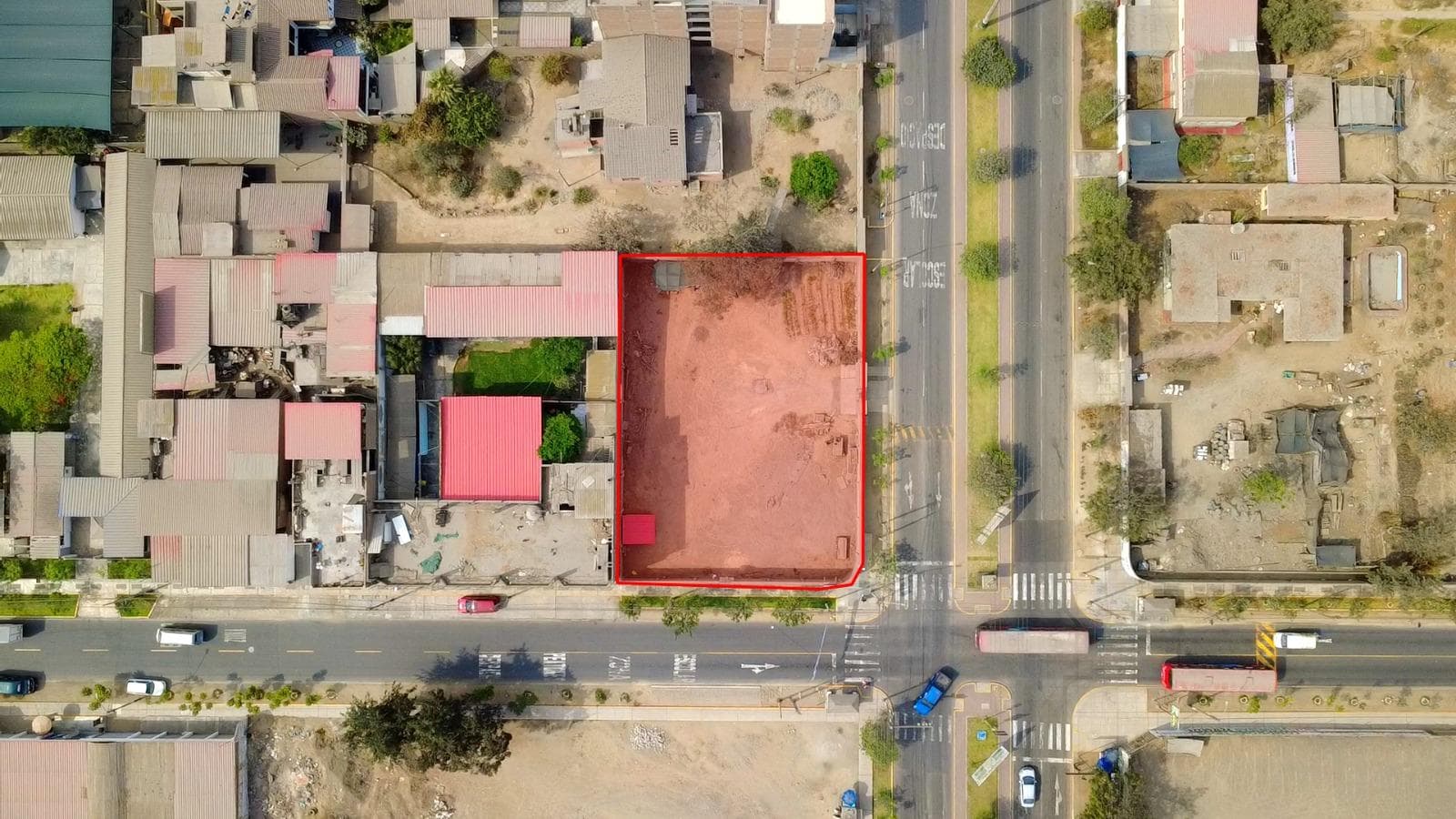 Terreno en Venta en Esquina 980M2 - Lurigancho - 1
