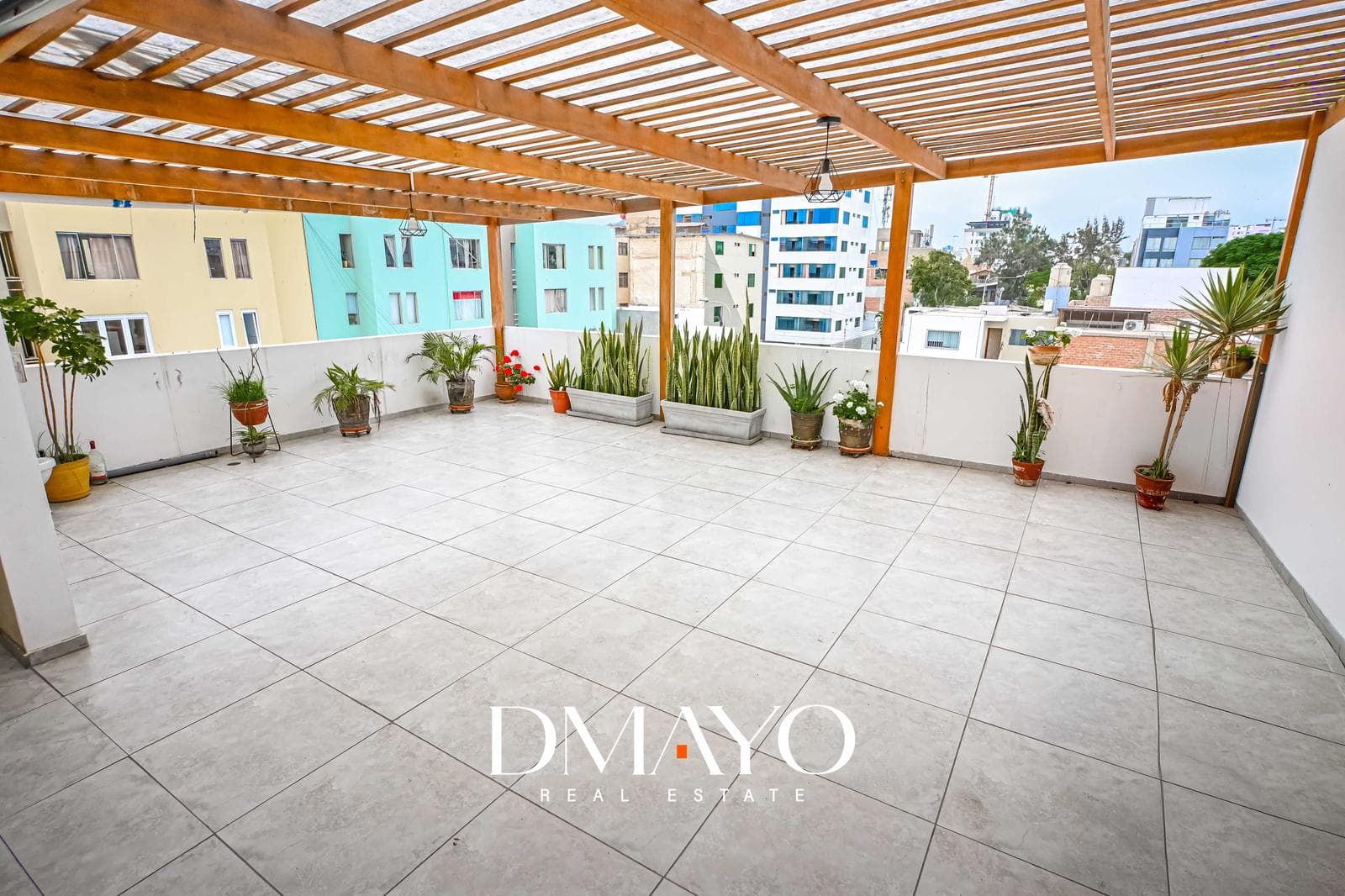 Departamento en venta de 116 m2 en la Perla - 1