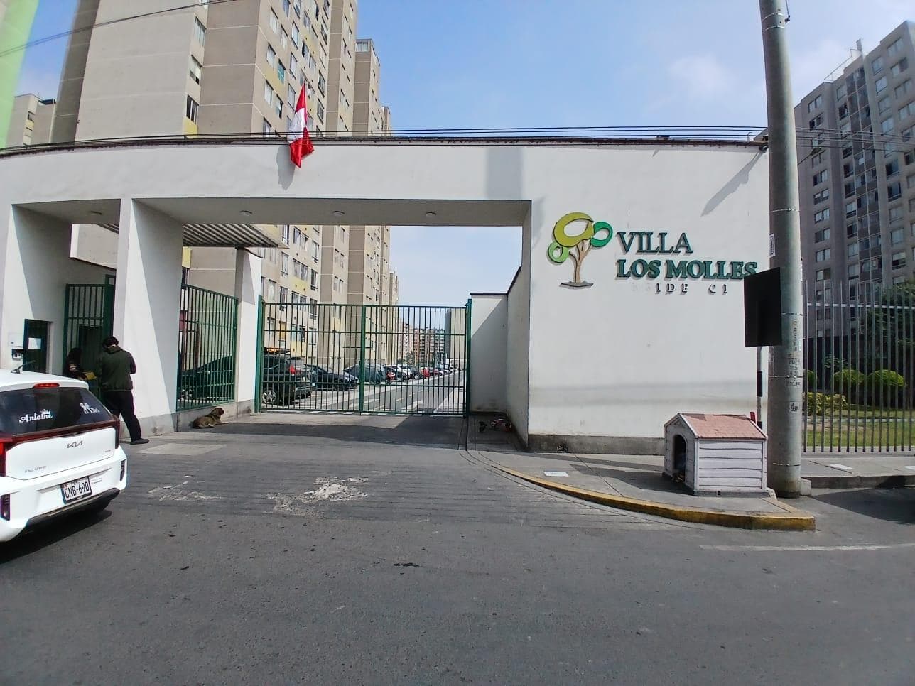Calle 2 Número 131 Urb. Los Parques de Comas Edificio 2 Dpto. 307 entre Av. Micaela Bastidas y Av. Retablo - 1