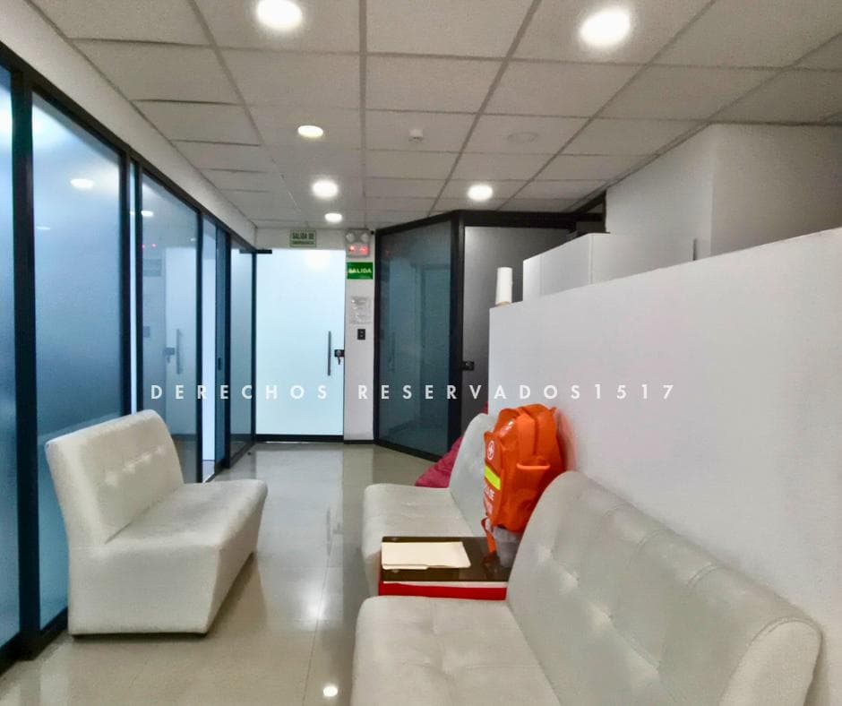VENTA OFICINA CHACARILLA - 1