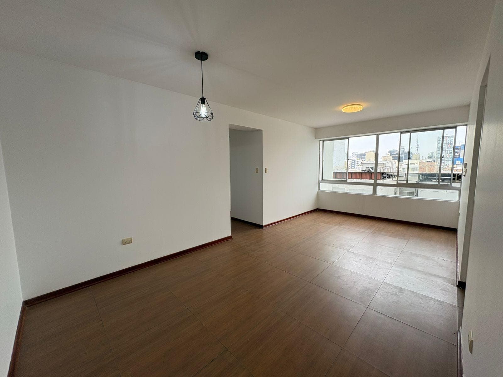 LINDO DEPARTAMENTO EN LINCE FRENTE A PARQUE - 1