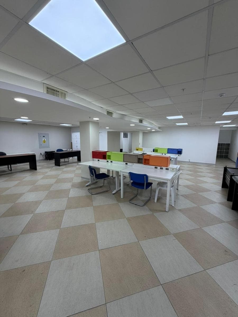 Oficinas administrativa en alquiler de 257m2 en San Isidro - 1