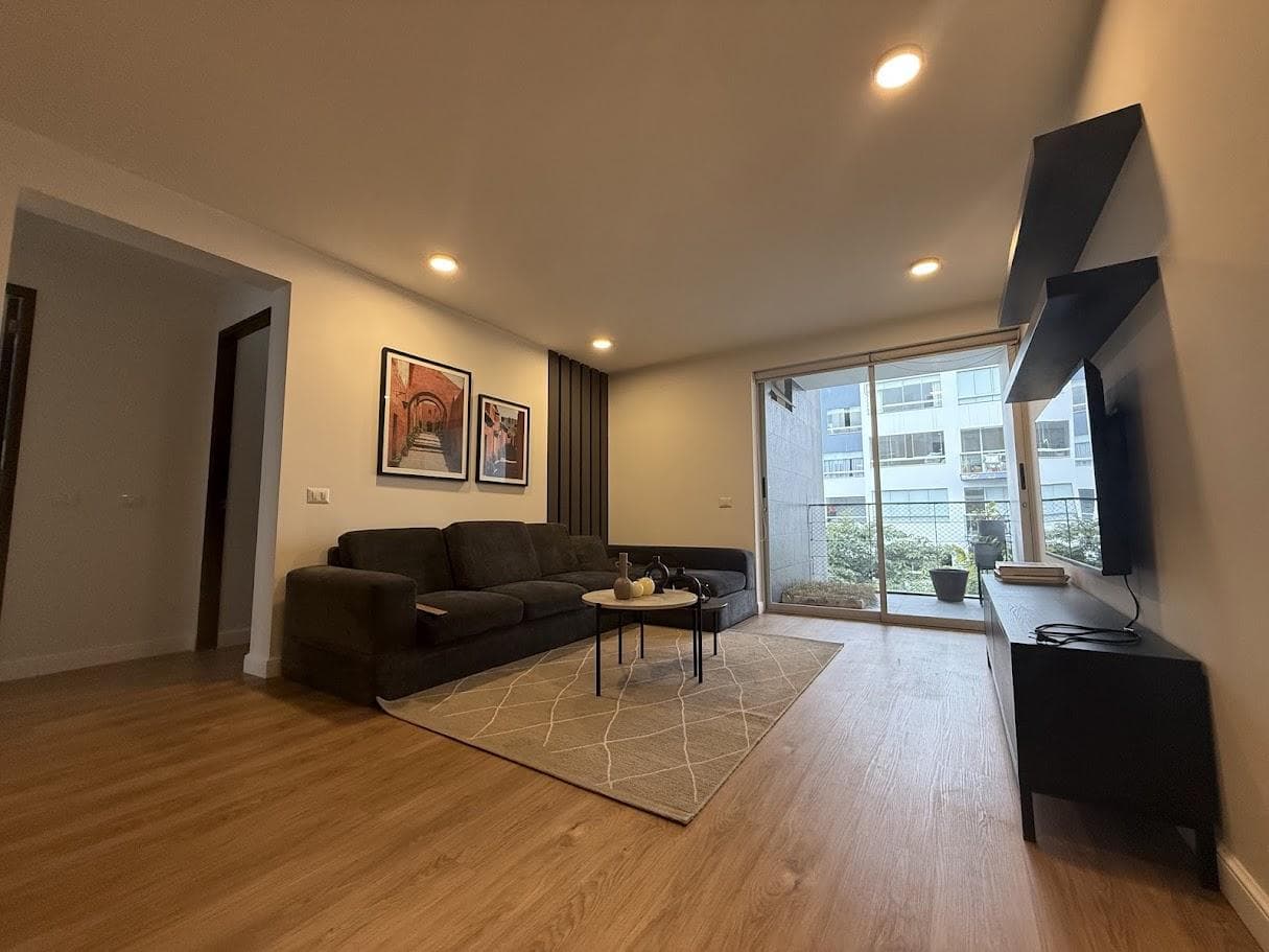 Departamento Moderno Amoblado de 90m2 - 2 dormit.-2 Estac. en Miraflores - 1