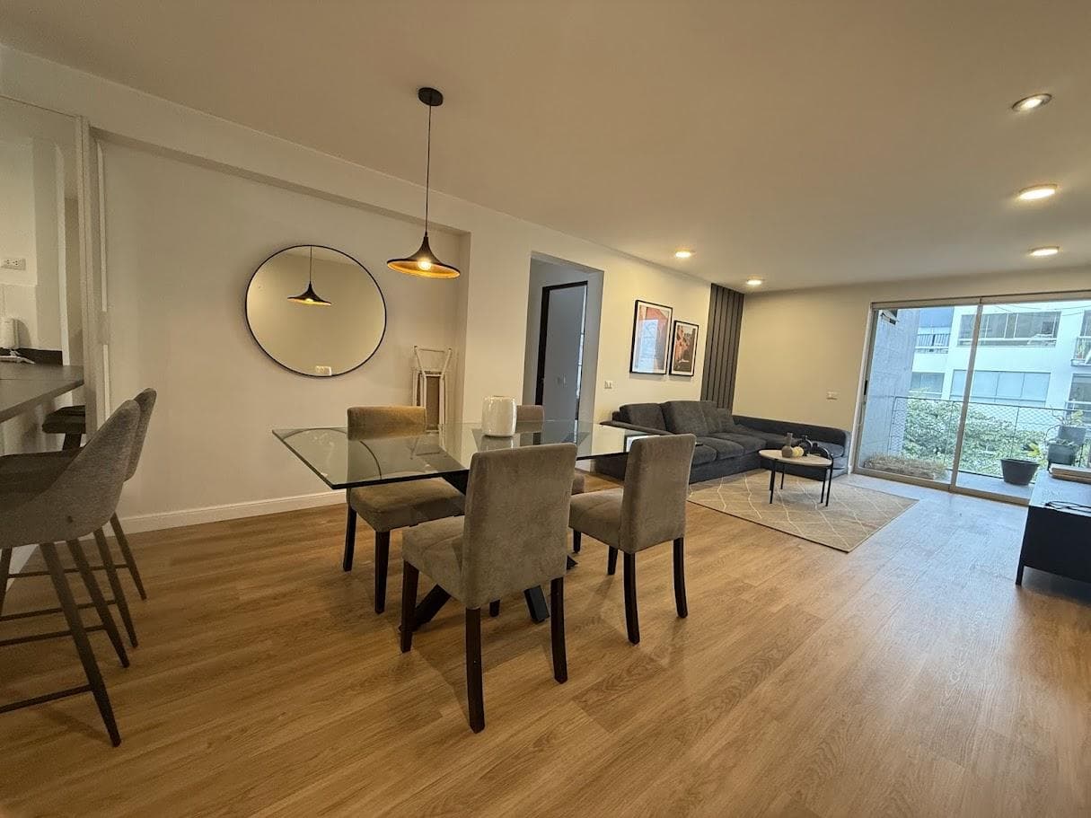 Departamento Moderno Amoblado de 90m2 - 2 dormit.-2 Estac. en Miraflores - 1
