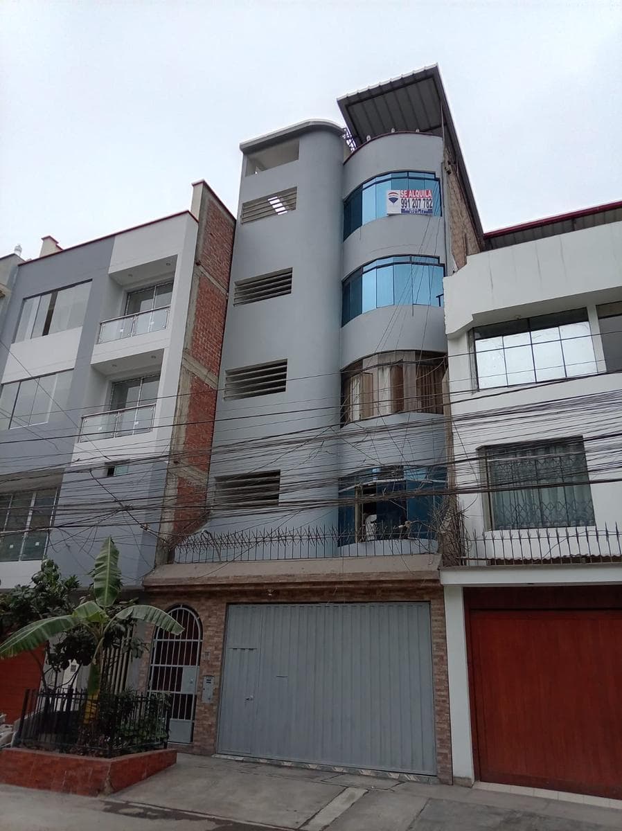 Se Alquila Amplio Departamento En La Urb. La Portada De Ceres / Santa Anita - 1