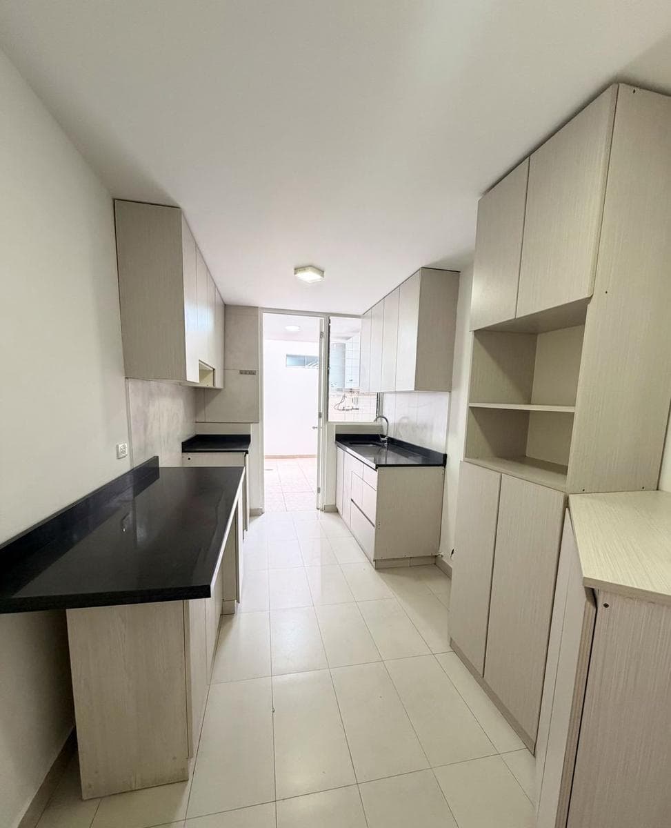 Departamento en Venta . 1er piso - Frente a Parque - 1