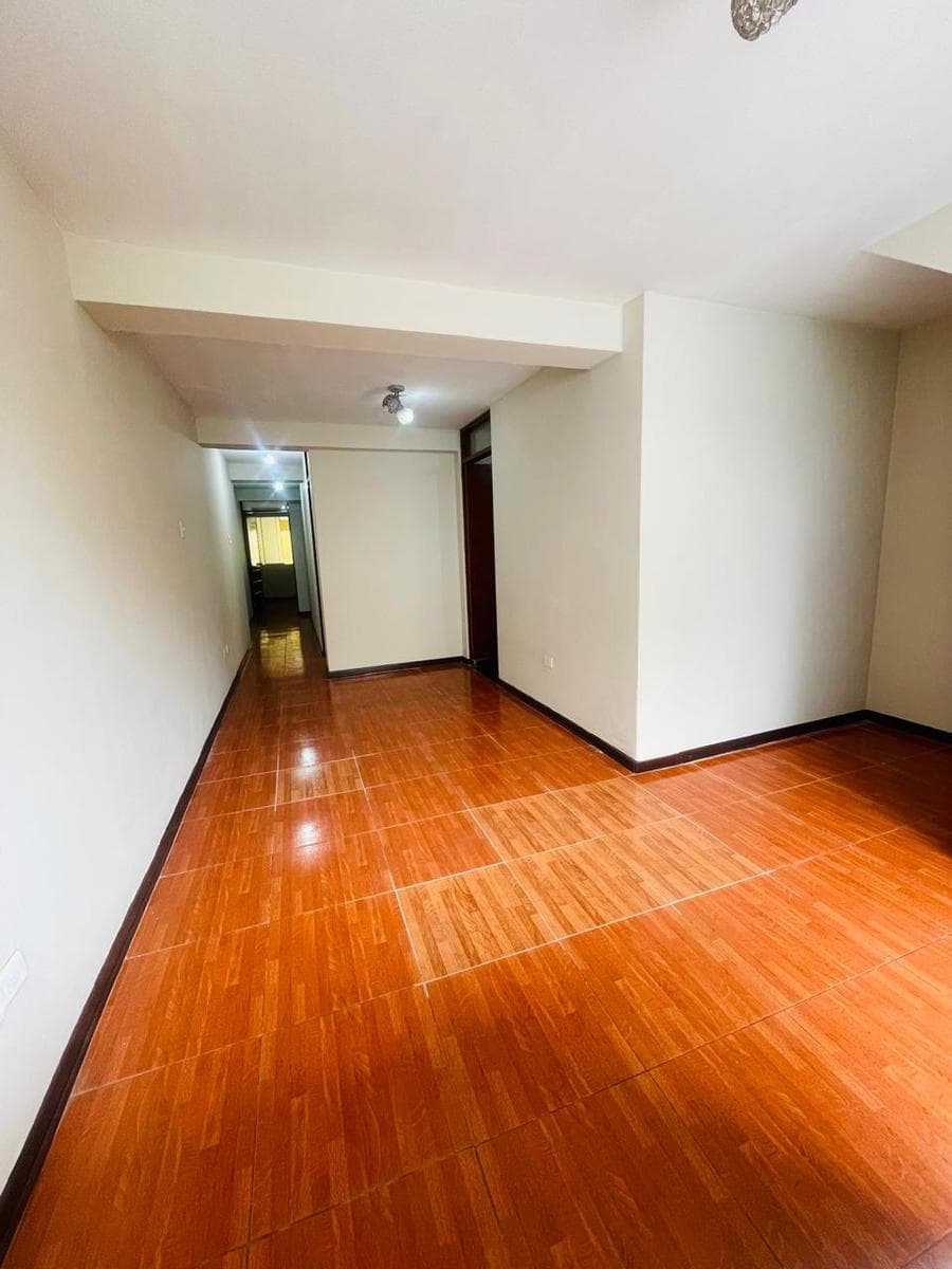 VENTA DEPARTAMENTO 1er PISO - LOS CIPRECES - 1