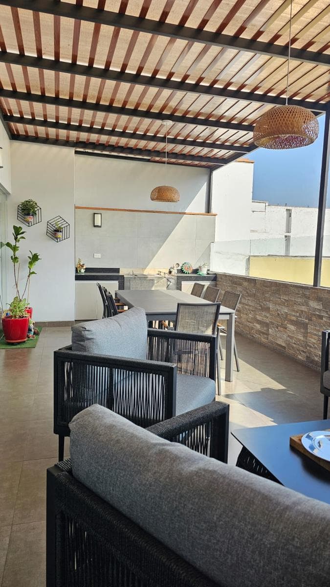 Dúplex con terraza en Chacarilla, cerca al Pentagonito - 1