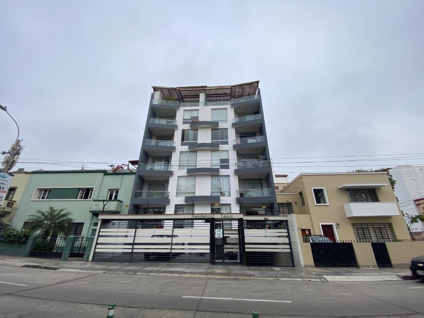 SE ALQUILA DEPARTAMENTO TRIPLEX AMOBLADO - 1