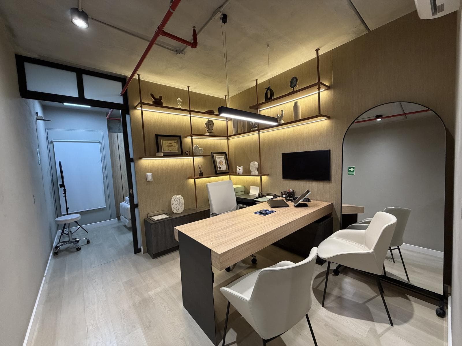 Se vende consultorio listo para trabajar o alquilar - llave en mano - 1