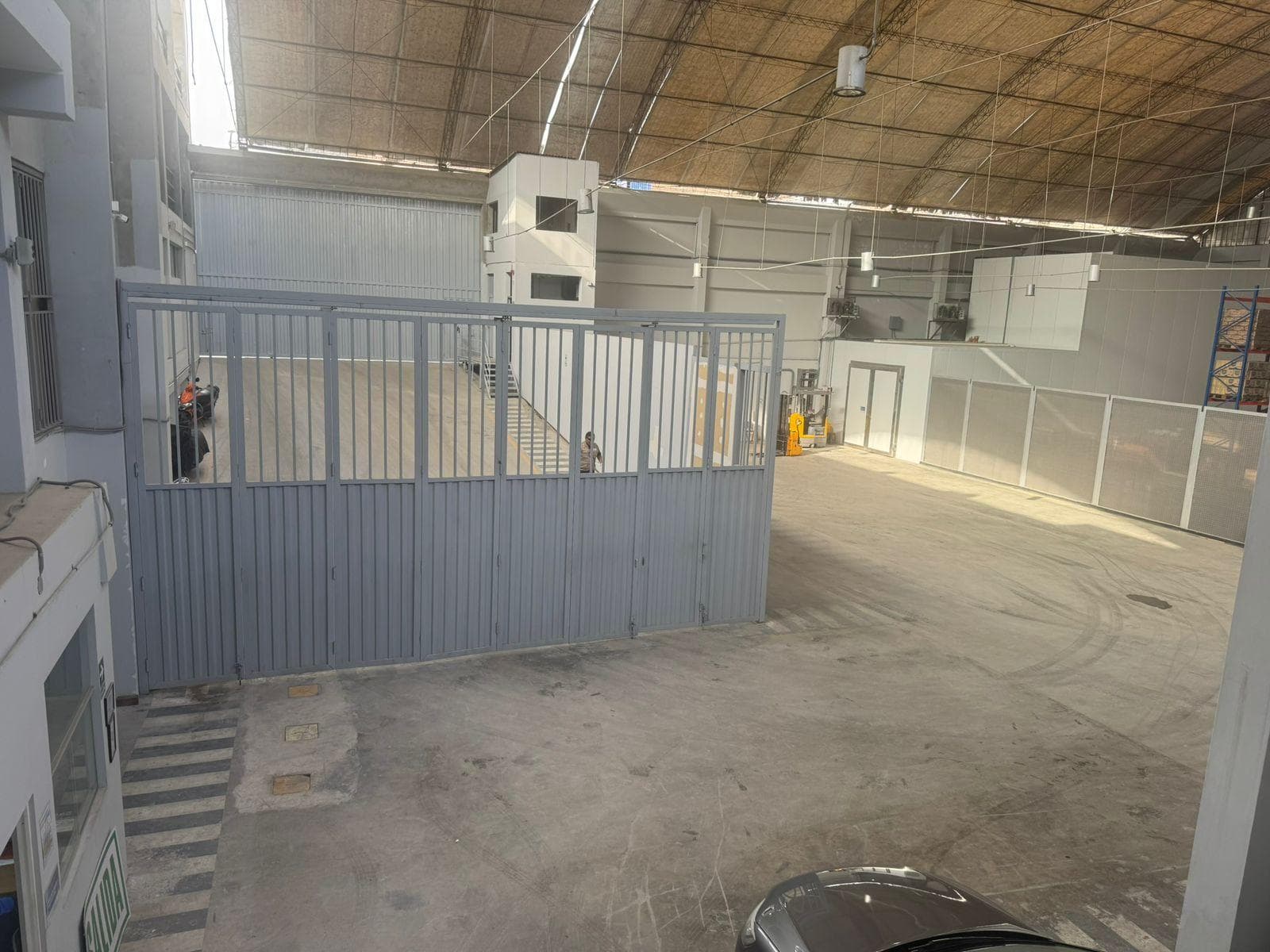 Alquiler Parcial de Local Industrial I-2 - 1