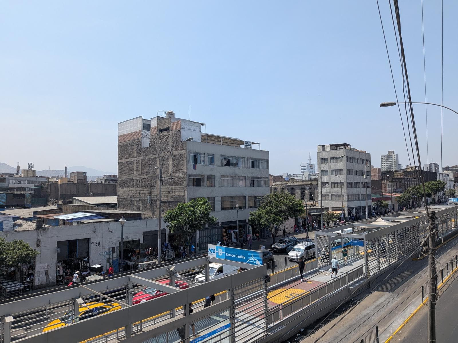 Edificio Comercial en Av. Emancipación, frente a Estación Ramón Castilla - 1