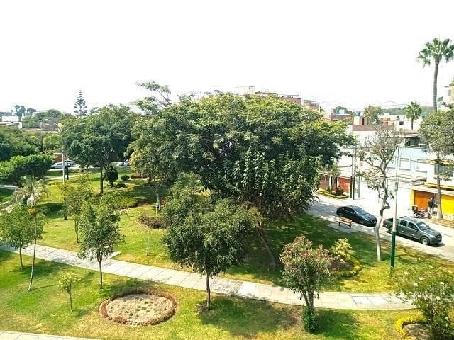 Estreno Vista a parque Cuarto con bano a una cuadra de la loma Amarilla Surco - 1