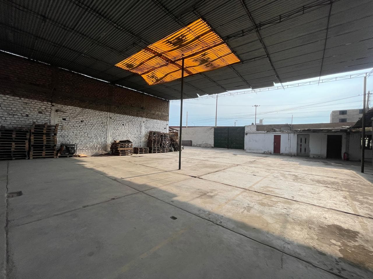 Alquiler de Local Industrial o Almacen en SMP - 1