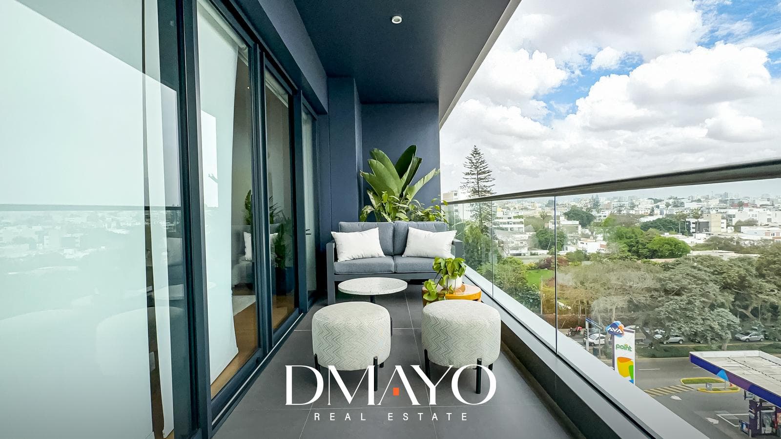Departamento en VENTA con vista parcial al golf - con área de servicios - 1