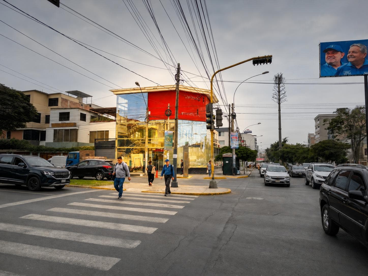 Edificio comercial en esquina Av. del Aire con Av. Rosa Toro – San Luis - 1