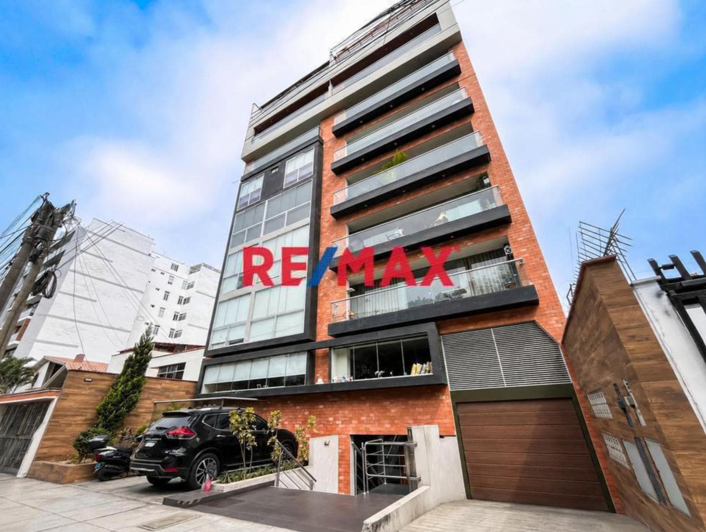 Dúplex De Estreno En San Isidro – Exclusividad, Diseño Y Ubicación Privilegiada - 1