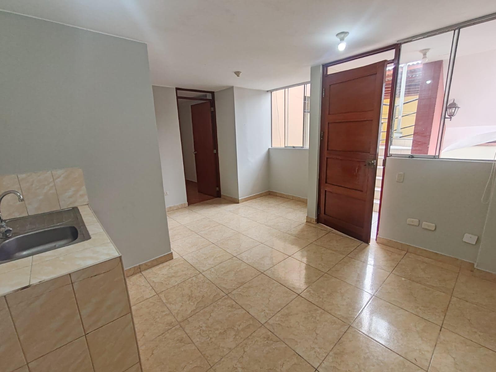 SE ALQUILA MINIDEPARTAMENTO EN SAN MIGUEL - 1
