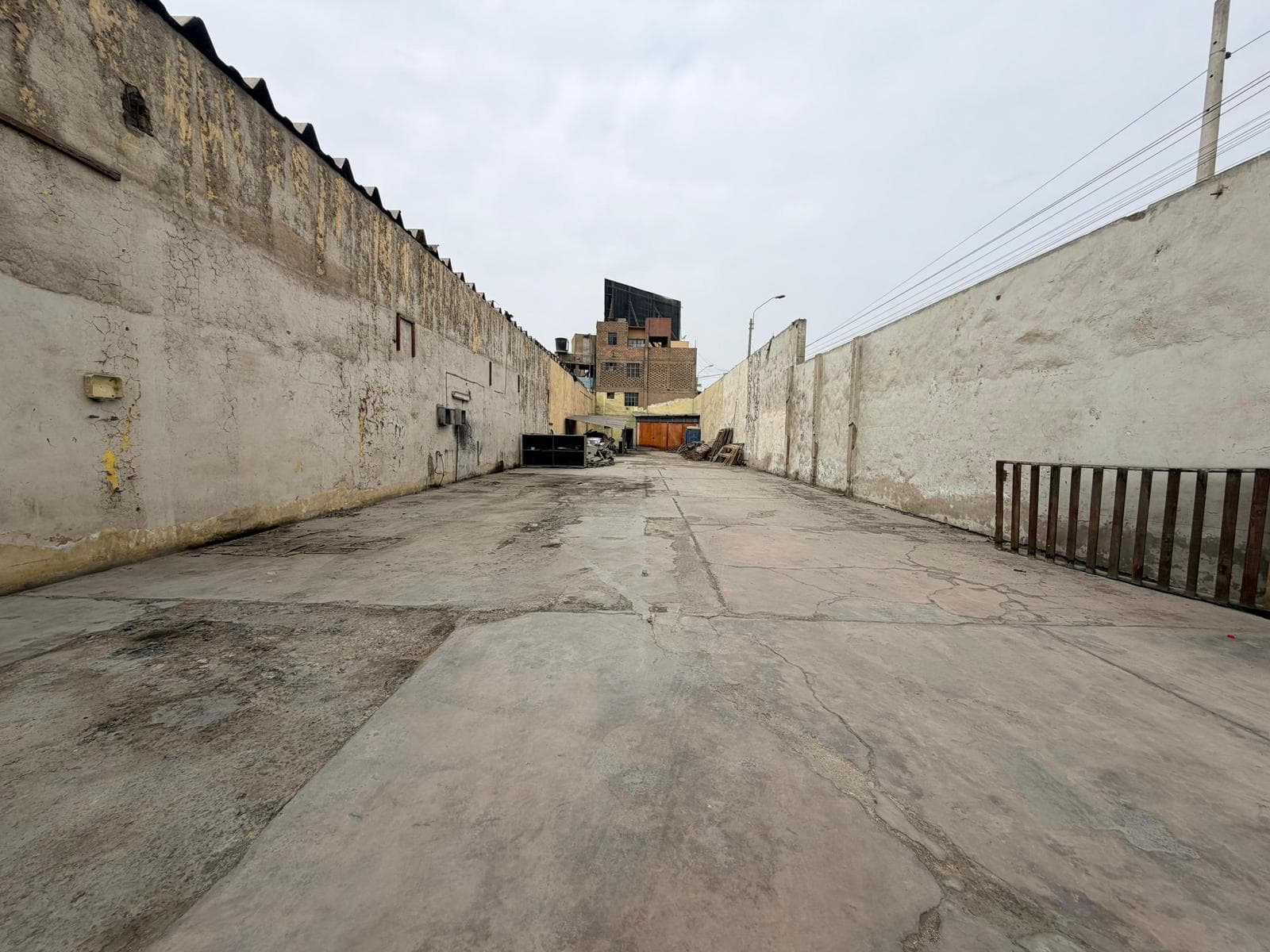 Alquiler de Local de 520m2 en SMP, limite con Callao - 1