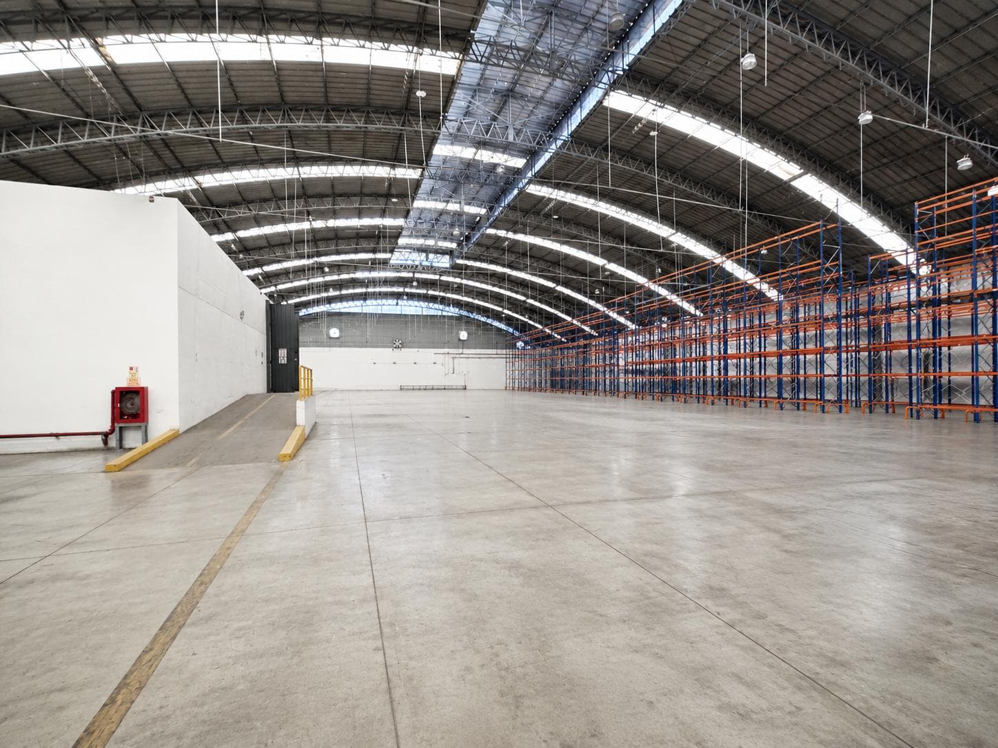 Almacén industrial en alquiler - 6000 m2 - Callao - 1